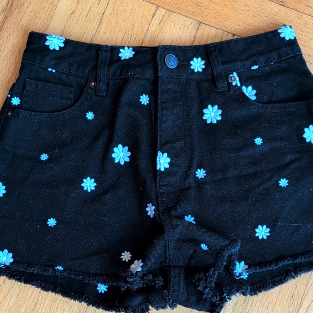 Pacsun Black Jean Shorts with Cute White Embroidered Flowers